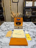 Louis_Vuitton Initials Buckle With Box And Dust Bag Including Carry Bag (13-2). - Image 2