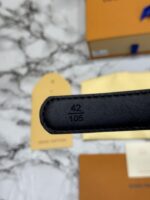 Louis_vuitton crystal lv buckle leather belt with box and dust bag including carry bag - Image 4