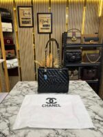Chanel Quilted CC Chain Tote Bag With Dust Bag (Black) – Luxury Designer Shoulder Handbag for Women. - Image 3