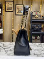 Chanel Quilted CC Chain Tote Bag With Dust Bag (Black) – Luxury Designer Shoulder Handbag for Women. - Image 6