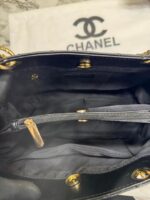 Chanel Quilted CC Chain Tote Bag With Dust Bag (Black) – Luxury Designer Shoulder Handbag for Women. - Image 7