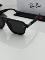 Full-frame black sunglasses for sunny weather