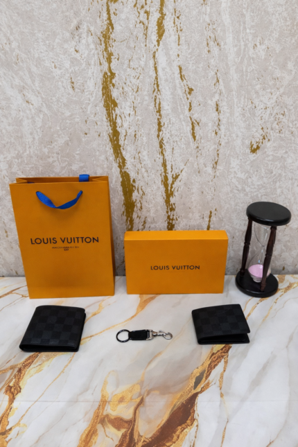 black damier wallet card slots