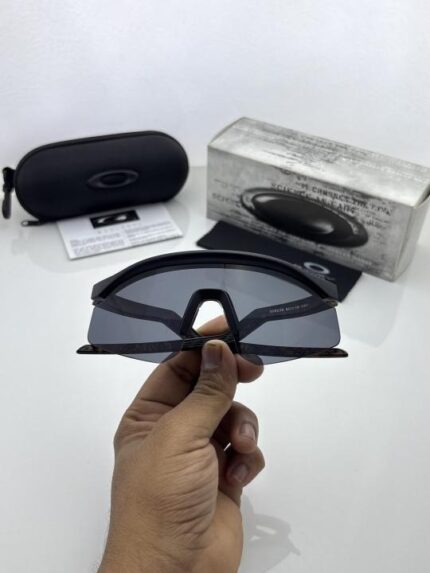 Black sunglasses with tiger pattern full frame and UV protection