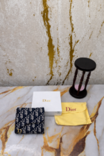 saddle flap wallet for men and women interior