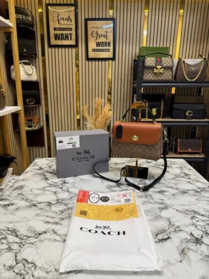 cassie crossbody bag with inner zip pocket