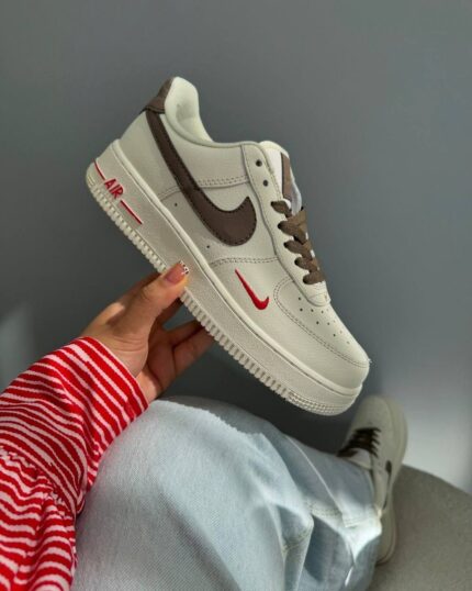 Nike Air Force 1 beige brown sneakers lifestyle look