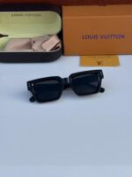 Comfortable black fashion eyewear for travel
