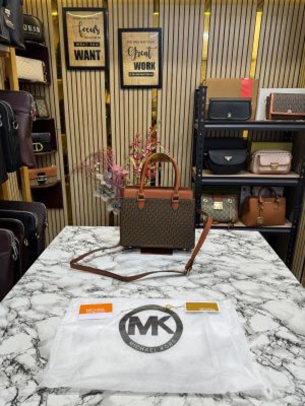 69a6d22a1e7e30 Michael Kors Satchel Shoulder Bag With Dust Bag & Logo (Brown) – Premium Designer Satchel Handbag for Women. - Image 1