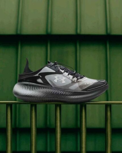 Lightweight athletic training shoes black white design