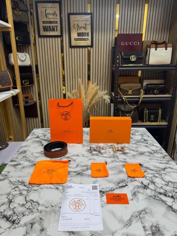 HERMES BELT COMBO WITH CARRY BAG AND DUST BAG WITH CARD AND BILL WITH OG BOX H23 (2) Authentic Hermes Belt with Card and Bill