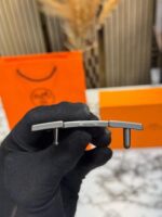 Hermes H Buckle Close Up on Black Belt