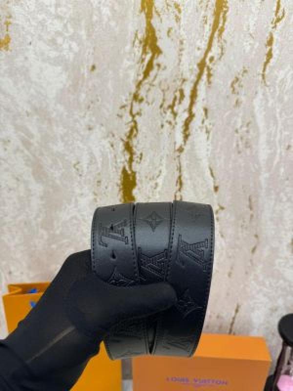 Designer Louis Vuitton Belt with Box Set