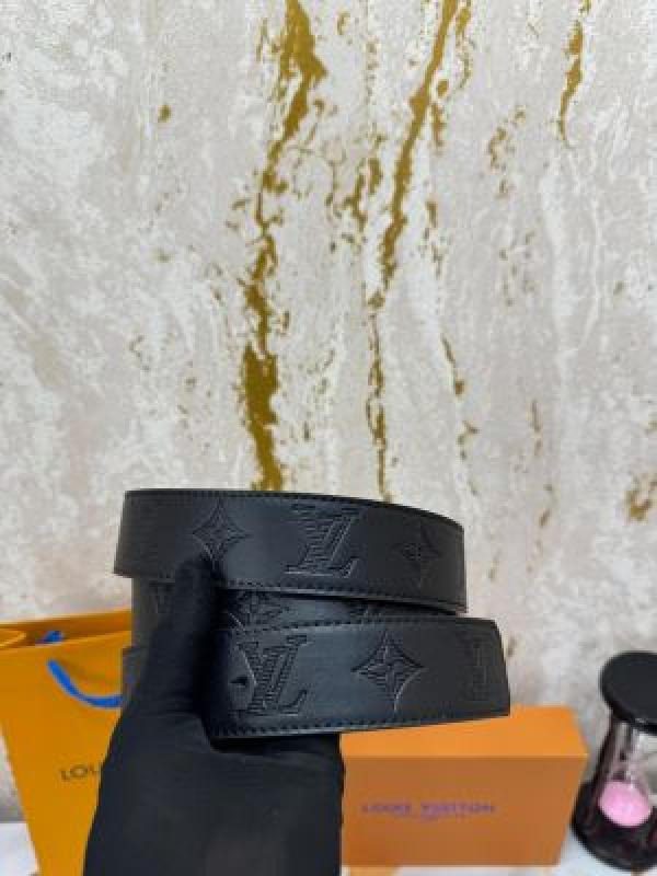 Luxury LV Belt with Dust Bag and Carry Bag