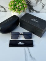 Classic black UV protective sunglasses everyday wear