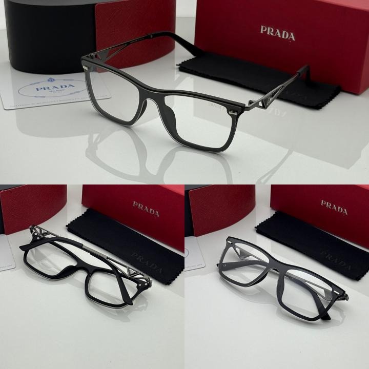 Stylish Black Plano Eyeglasses for Men and Women (1) Sleek black spectacles for unisex style