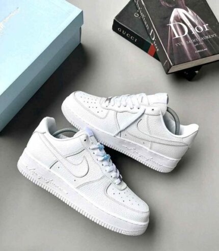 Comfortable cushioned sole white lifestyle sneakers