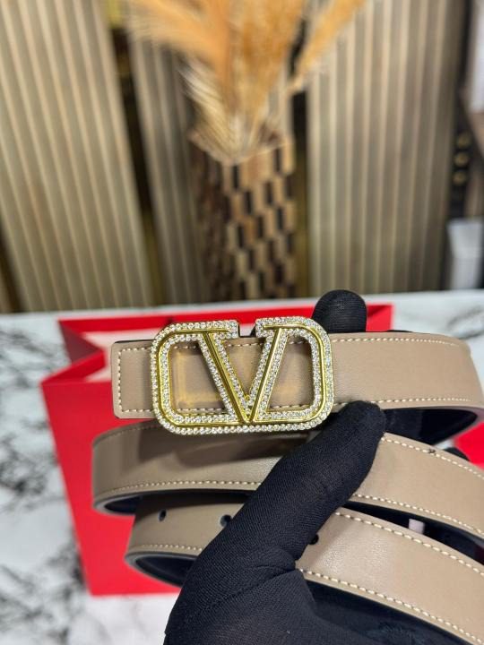 Valentino_Garavani_V-Shaped_Premium_Ladies_Belt (5) Valentino Garavani Belt with Carry Bag Set