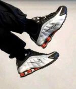 Nike Shox R4 black metallic silver streetwear trainers