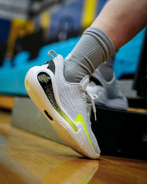 Under Armour Curry 12 Gravity