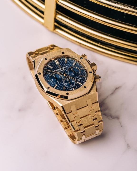 Audemars Pigeu T Royal Oak Chronograph Gold Blue - Image 4