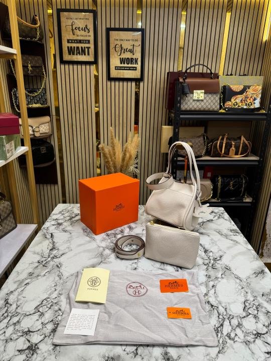 Hermes Picotin Pouch Hand Bag Including Horse Charm Original Box And Dust Bag (White) | Premium Accessories - Image 4