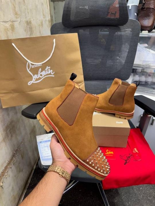 Christian Louboutin Spikes Suede Chelsea Boots Tan Premium - Image 4