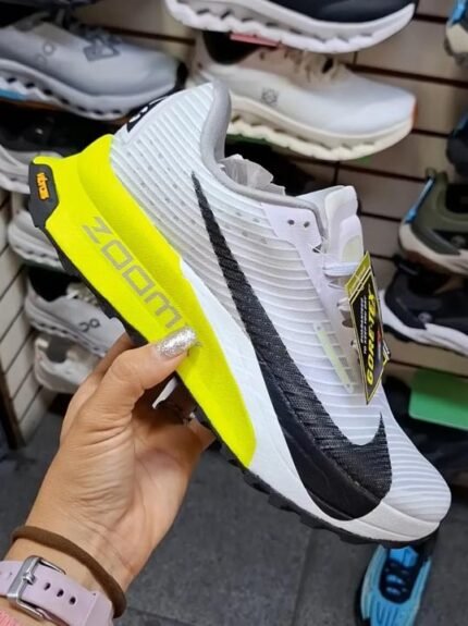Nike ACG Ultrafly Trail White Green running shoes Shoes - Best Price Online - Bootery