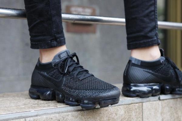 Buy Nike Air VaporMax Flyknit Black Shoes Online in India - Bootery - Image 3