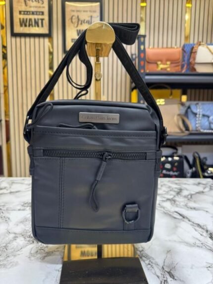 Calvin Klein Jeans Compact Utility Crossbody Bag - Best Price Online - Style 1 - Bootery
