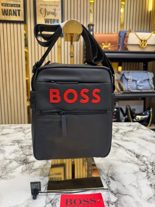49128_6a02e65ce6f690.jpg Hugo Boss Urban Matrix Crossbody Side Bag - Image 1