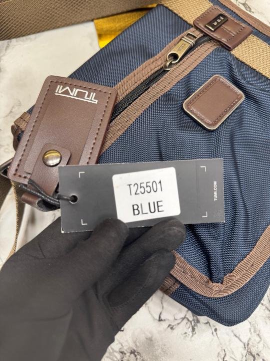 Tumi Alpha Hudson Voyager Crossbody Side Bag Navy - Image 2
