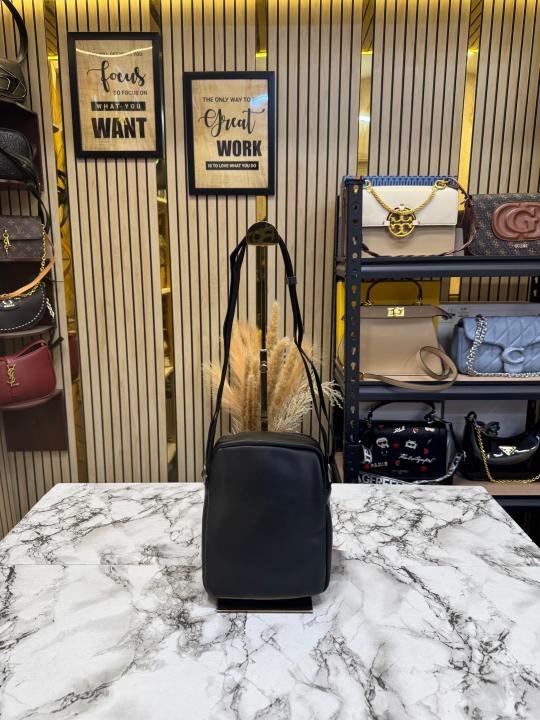 Calvin Klein Minimal Tonal Logo Sling Bag - Image 5