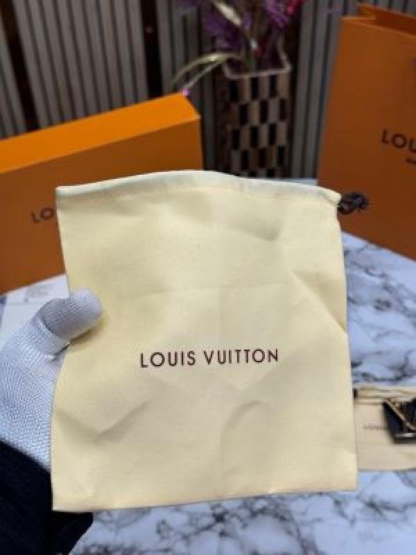 Louis Vuitton Loui vuitton belt combo premium quality with og box and carry bag (lv-4) | Premium Accessories - Image 10