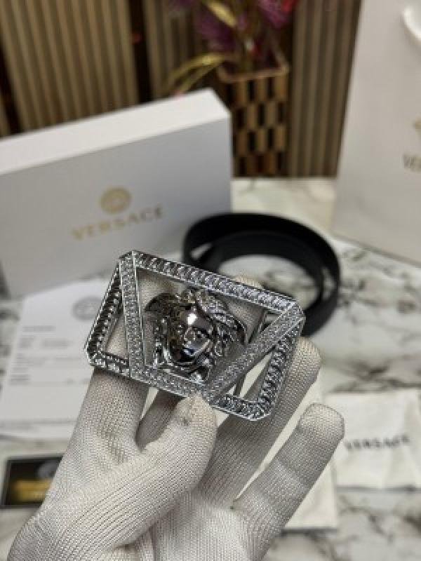 Versace BELT COMBO PREMIUM QUALITY WITH OG BOX DUST BAG CARRY BAG VE NO 3 | Premium Accessories - Image 5
