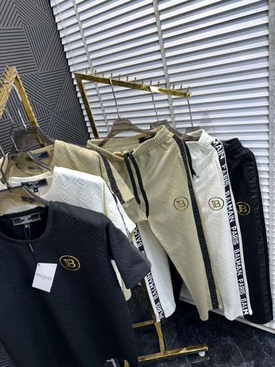 Balmain Paris Black Imported Embossed Print Premium Track Suit Brand Carry Bag Packing F3647-BL | Premium Clothing - Image 3