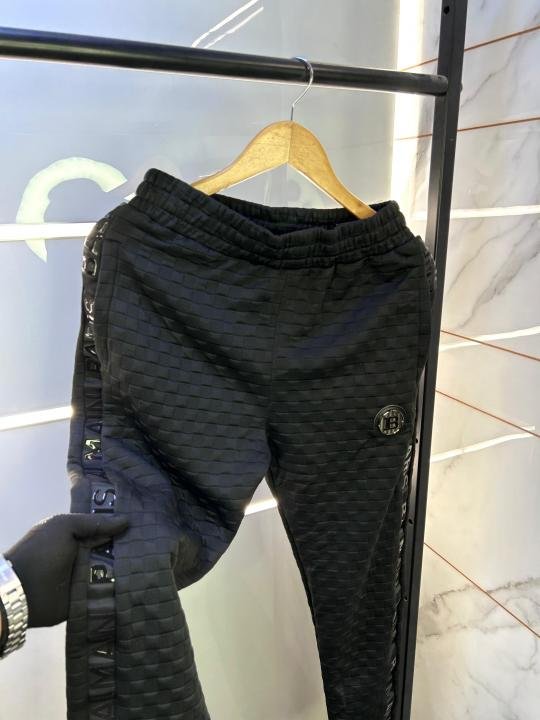 Balmain Paris Black Imported Embossed Print Premium Track Suit Brand Carry Bag Packing F2634-BL | Premium Clothing - Image 3