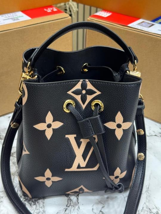 Louis Vuitton NeoNoe BB Giant Monogram Leather Bucket Bag (White-Black) (M24248) | Premium Accessories - Image 4