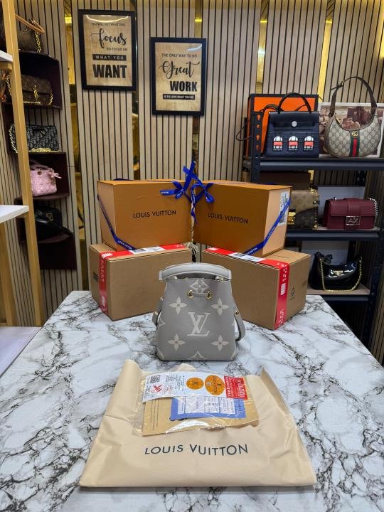 Louis Vuitton NeoNoe BB Giant Monogram Leather Bucket Bag (Grey) (M24248) | Premium Accessories - Image 3