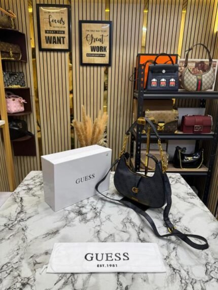 Guess Signature Crescent Hobo Shoulder Bag With Gold Chain - Best Price Online - Style 1 - Bootery