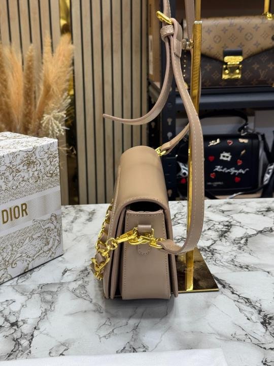 Christian Dior Signature Leather Saddle Shoulder Bag With Gold Chain (White) | Premium Accessories - Image 3
