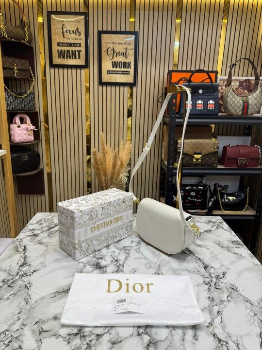 Christian Dior Signature Leather Saddle Shoulder Bag With Gold Chain (White) | Premium Accessories - Image 3