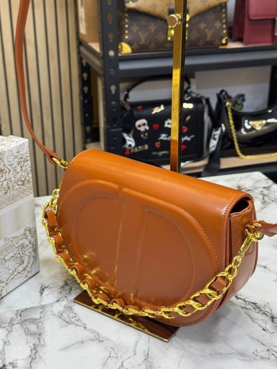 Christian Dior Signature Leather Saddle Shoulder Bag With Gold Chain (Caramel Brown) | Premium Accessories - Image 6