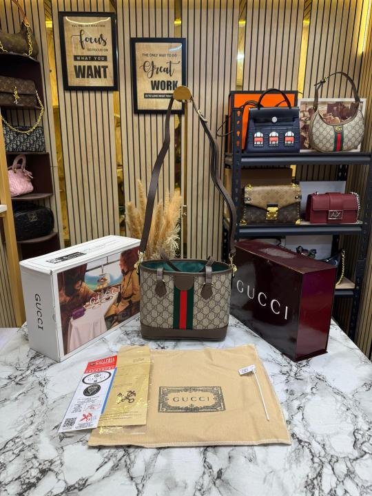Gucci GG Supreme Tote Bag With Double Og Box And Dust Bag - Image 9