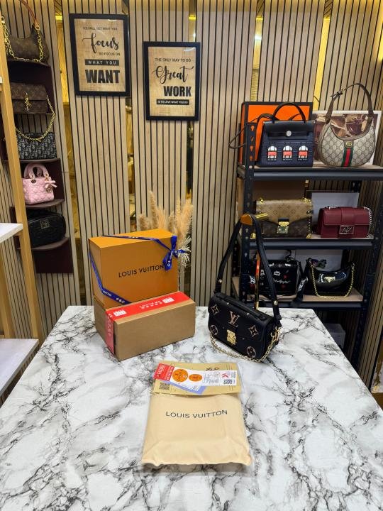 Louis Vuitton Pochette Metis Reverse Monogram Mini Bag With Double Og Box And Dust Bag (M24246) | Premium Accessories