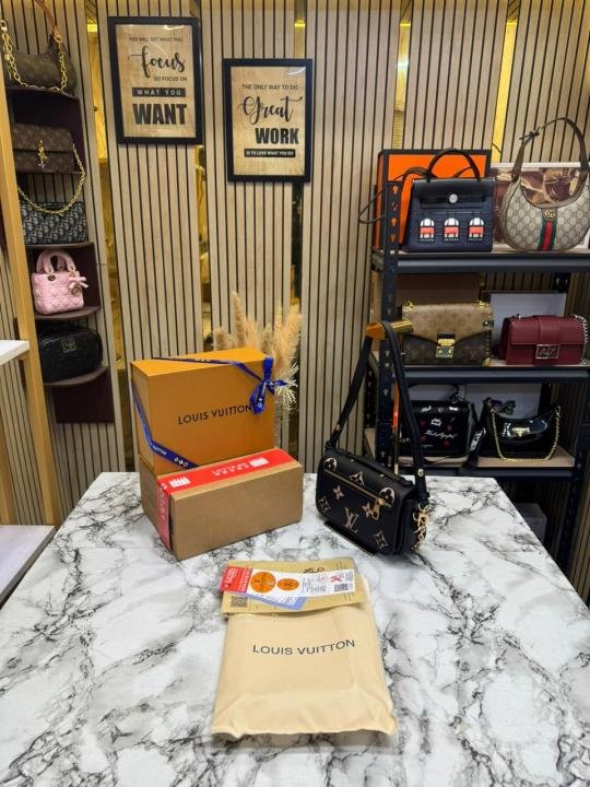Louis Vuitton Pochette Metis Reverse Monogram Mini Bag With Double Og Box And Dust Bag (M24246) | Premium Accessories - Image 5
