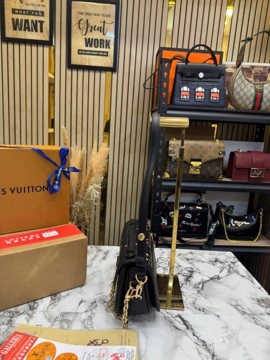 Louis Vuitton Pochette Metis Reverse Monogram Mini Bag With Double Og Box And Dust Bag (M24246) | Premium Accessories - Image 2