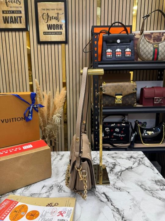 Louis Vuitton Pochette Metis Reverse Monogram Mini Bag With Double Og Box And Dust Bag (M24246-khaki) | Premium Accessories - Image 4