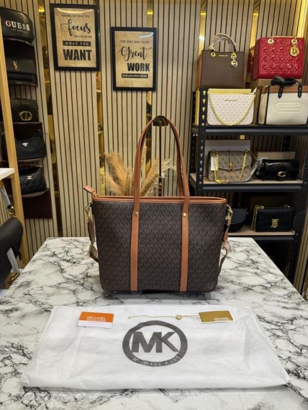 Michael Kors TOTE BAG WITH BRAND DUST BAG (BROWN) | Premium Accessories - Image 3