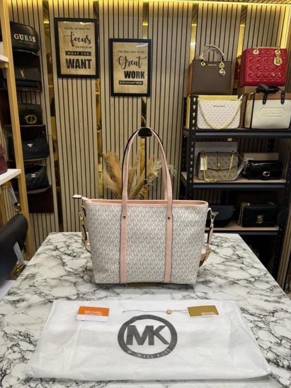 Michael Kors TOTE BAG WITH BRAND DUST BAG (23011 - PINK) | Premium Accessories - Image 3
